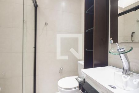 Casa à venda com 300m², 3 quartos e 4 vagasBanheiro Suíte 2