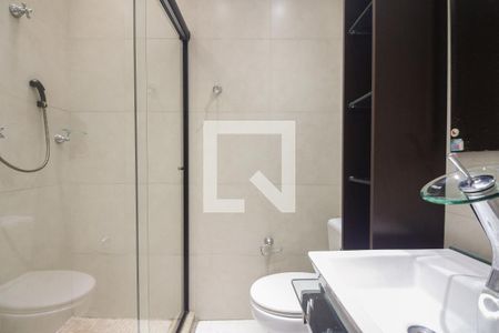 Casa à venda com 300m², 3 quartos e 4 vagasBanheiro Suíte 2