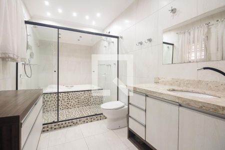 Casa à venda com 300m², 3 quartos e 4 vagasBanheiro Suíte 1