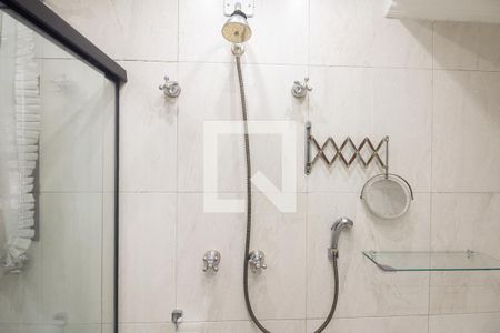 Casa à venda com 300m², 3 quartos e 4 vagasBanheiro Suíte 1