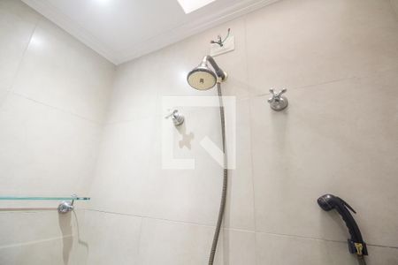 Casa à venda com 300m², 3 quartos e 4 vagasBanheiro Suíte 2
