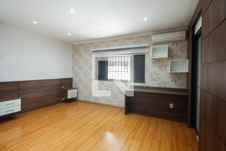 Casa à venda com 300m², 3 quartos e 4 vagasSuíte 3