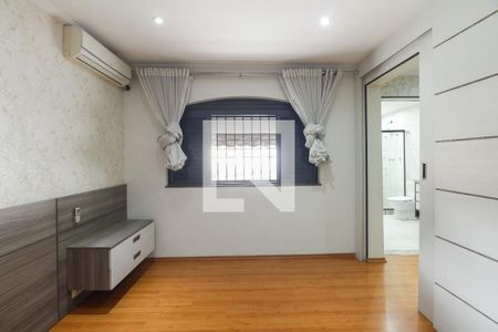 Casa à venda com 300m², 3 quartos e 4 vagasSuíte 1