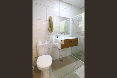 Banheiro de apartamento para alugar com 1 quarto, 30m² em Menino Deus, Porto Alegre