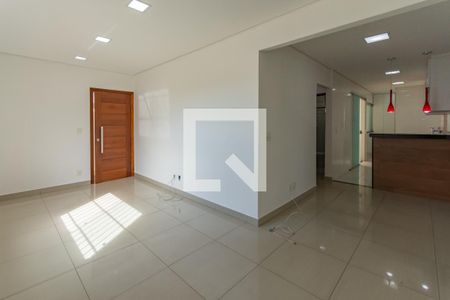 Sala de casa de condomínio à venda com 2 quartos, 61m² em Coqueiros, Belo Horizonte