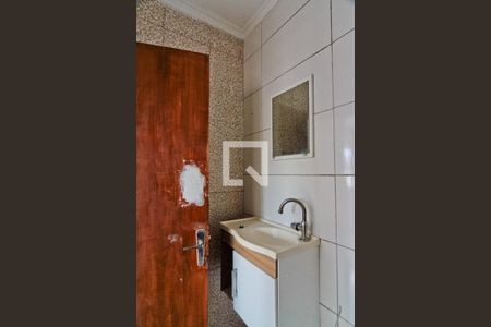 Banheiro de casa para alugar com 1 quarto, 50m² em Parque Peruche, São Paulo