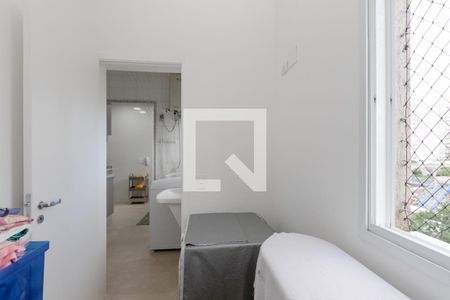 Apartamento à venda com 118m², 3 quartos e 3 vagas Apartamento à venda com 118m², 3 quartos e 3 vagasQuarto de Serviço