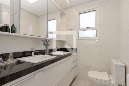 Apartamento à venda com 118m², 3 quartos e 3 vagas Apartamento à venda com 118m², 3 quartos e 3 vagasBanheiro da Suíte 1