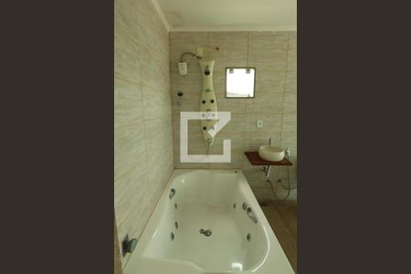 Apartamento para alugar com 100m², 2 quartos e sem vagaBanheiro da Suíte 1