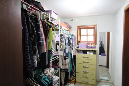 Casa à venda com 493m², 4 quartos e 5 vagasCloset da suíte 2 - Segundo andar