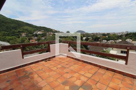 Casa à venda com 493m², 4 quartos e 5 vagasTerraço