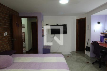 Casa à venda com 493m², 4 quartos e 5 vagasSuíte 2 - Segundo andar