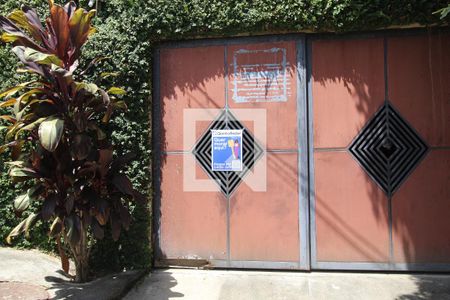 Casa à venda com 493m², 4 quartos e 5 vagasPlaquinha do Quinto Andar