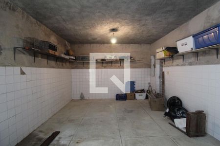Casa à venda com 493m², 4 quartos e 5 vagasGaragem - Sala com banheiro