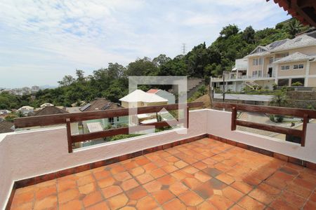 Casa à venda com 493m², 4 quartos e 5 vagasTerraço