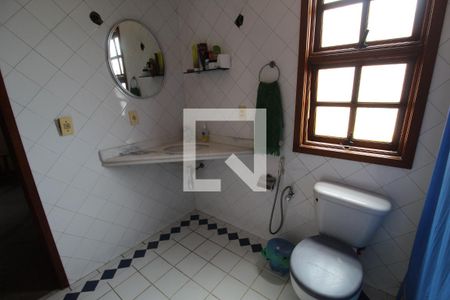 Casa à venda com 493m², 4 quartos e 5 vagasBanheiro da suíte 4 - Terceiro andar