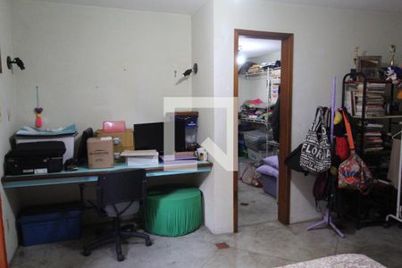 Casa à venda com 493m², 4 quartos e 5 vagasSuíte 3 - Segundo andar