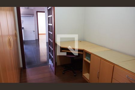 Apartamento à venda com 250m², 4 quartos e 3 vagasEscritório