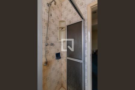 Casa à venda com 240m², 4 quartos e 5 vagasBanheiro Corredor 2