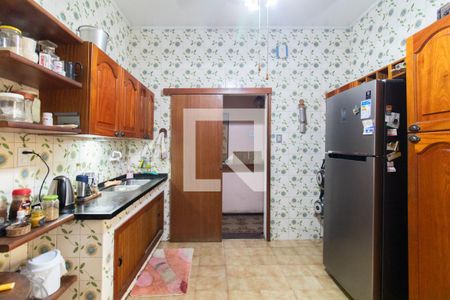 Casa à venda com 240m², 4 quartos e 5 vagasCozinha e Área de Serviço 1