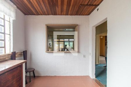 Casa à venda com 240m², 4 quartos e 5 vagasCozinha e Área de Serviço 2