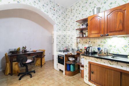 Casa à venda com 240m², 4 quartos e 5 vagasCozinha e Área de Serviço 1