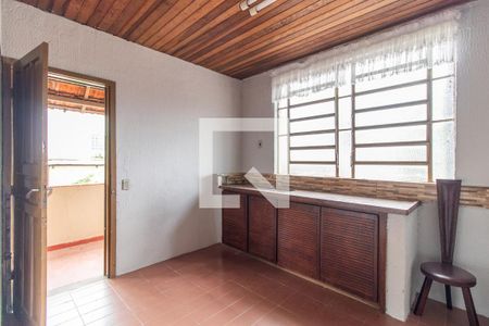 Casa à venda com 240m², 4 quartos e 5 vagasCozinha e Área de Serviço 2