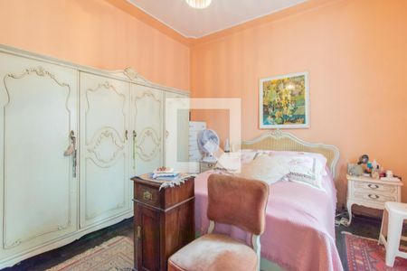 Casa à venda com 240m², 4 quartos e 5 vagasQuarto 3 - Suíte