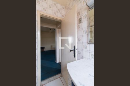 Casa à venda com 240m², 4 quartos e 5 vagasBanheiro Corredor 2