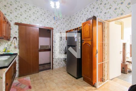 Casa à venda com 240m², 4 quartos e 5 vagasCozinha e Área de Serviço 1