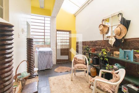 Casa à venda com 240m², 4 quartos e 5 vagasCozinha e Área de Serviço 1