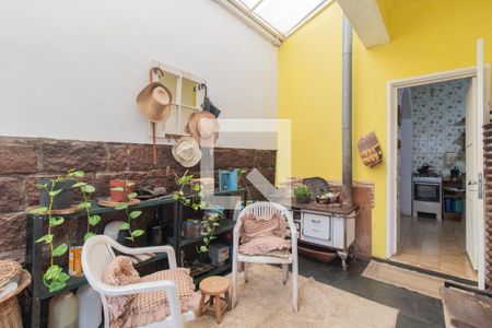 Casa à venda com 240m², 4 quartos e 5 vagasCozinha e Área de Serviço 1