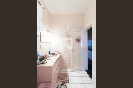 Casa à venda com 240m², 4 quartos e 5 vagasBanheiro Corredor 1