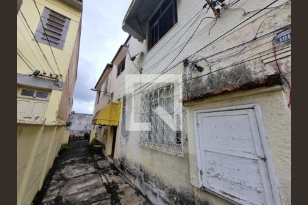Casa para alugar com 59m², 2 quartos e 1 vaga Casa para alugar com 59m², 2 quartos e 1 vagaFachada lateral