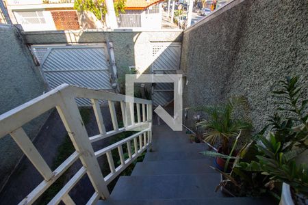 Casa à venda com 200m², 3 quartos e 6 vagasEscada