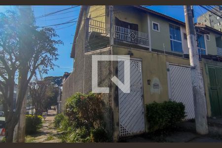 Casa à venda com 200m², 3 quartos e 6 vagasFachada