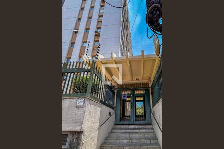 Apartamento à venda com 276m², 5 quartos e 3 vagasFachada e portaria