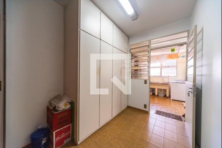 Apartamento à venda com 276m², 5 quartos e 3 vagasDespensa 