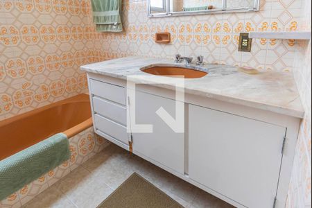 Apartamento à venda com 276m², 5 quartos e 3 vagasBanheiro do Quarto 4