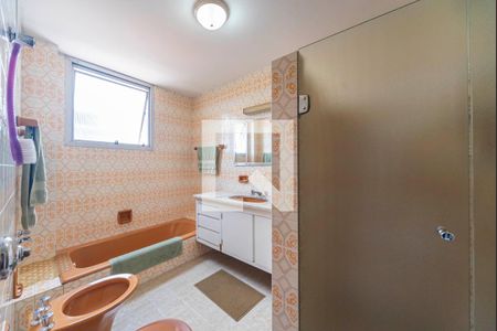 Apartamento à venda com 276m², 5 quartos e 3 vagasBanheiro do Quarto 4