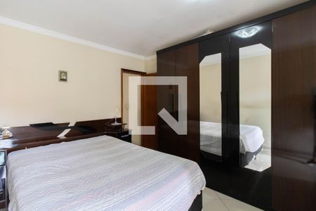 Casa à venda com 190m², 4 quartos e 4 vagasSuíte