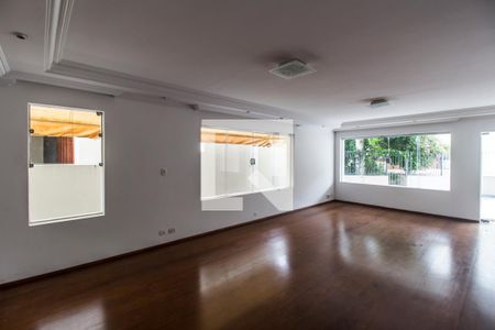 Sala de TV de casa de condomínio à venda com 5 quartos, 400m² em Alphaville, Santana de Parnaíba