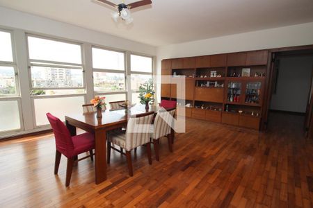 Apartamento à venda com 280m², 4 quartos e 1 vagaSala de Jantar