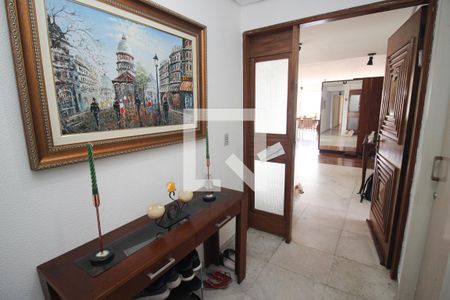 Hall de entrada de apartamento à venda com 4 quartos, 280m² em Farroupilha, Porto Alegre