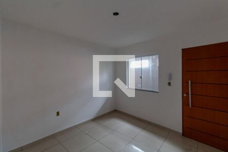 Sala de casa de condomínio para alugar com 2 quartos, 100m² em Jardim Maringa, São Paulo