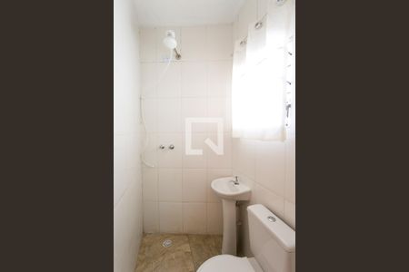 Banheiro de casa para alugar com 1 quarto, 82m² em Jardim Maria Duarte, São Paulo