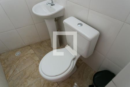 Banheiro de casa para alugar com 1 quarto, 82m² em Jardim Maria Duarte, São Paulo