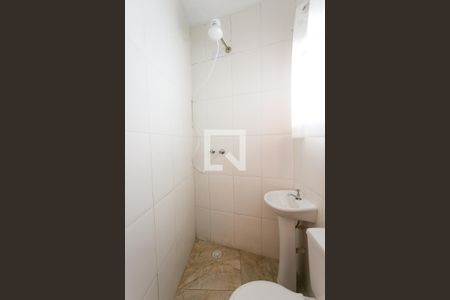 Banheiro de casa para alugar com 1 quarto, 82m² em Jardim Maria Duarte, São Paulo