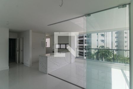 Sala de apartamento para alugar com 4 quartos, 127m² em Barra da Tijuca, Rio de Janeiro
