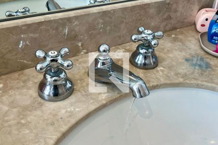 Apartamento à venda com 290m², 4 quartos e 4 vagasBanheiro da Suíte 2